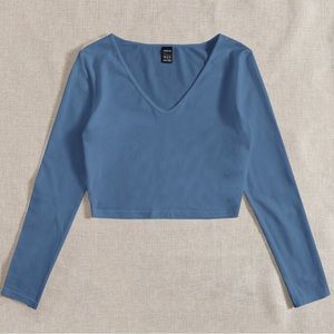 Blue Long Sleeve V neck Crop Top Size Medium
